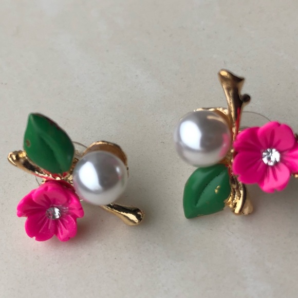 Jewelry - 3for $25Flower earrings